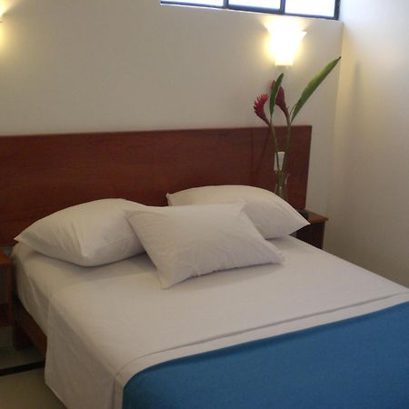 Hotel Casa Cesar ตุมเบส ภายนอก รูปภาพ